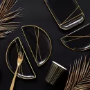 Тарелки бумажные черные с золотыми линиями (6 шт.) Тарелки бумажные черные с золотыми линиями (6 шт.)